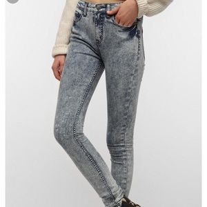 BDG Twig High Rise Jeans